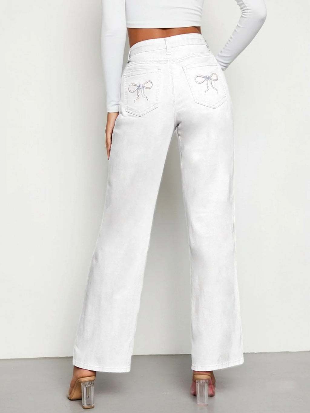 Milky White Trendy Women's Jeans, Suitable For All Seasons, Versatile And Casual. Features Delicate Butterfly Knot Embroidery.