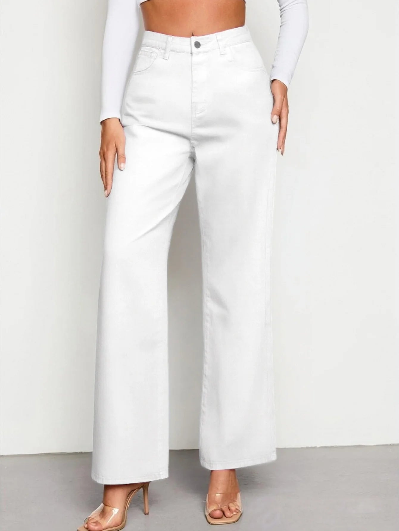 Milky White Trendy Women's Jeans, Suitable For All Seasons, Versatile And Casual. Features Delicate Butterfly Knot Embroidery.