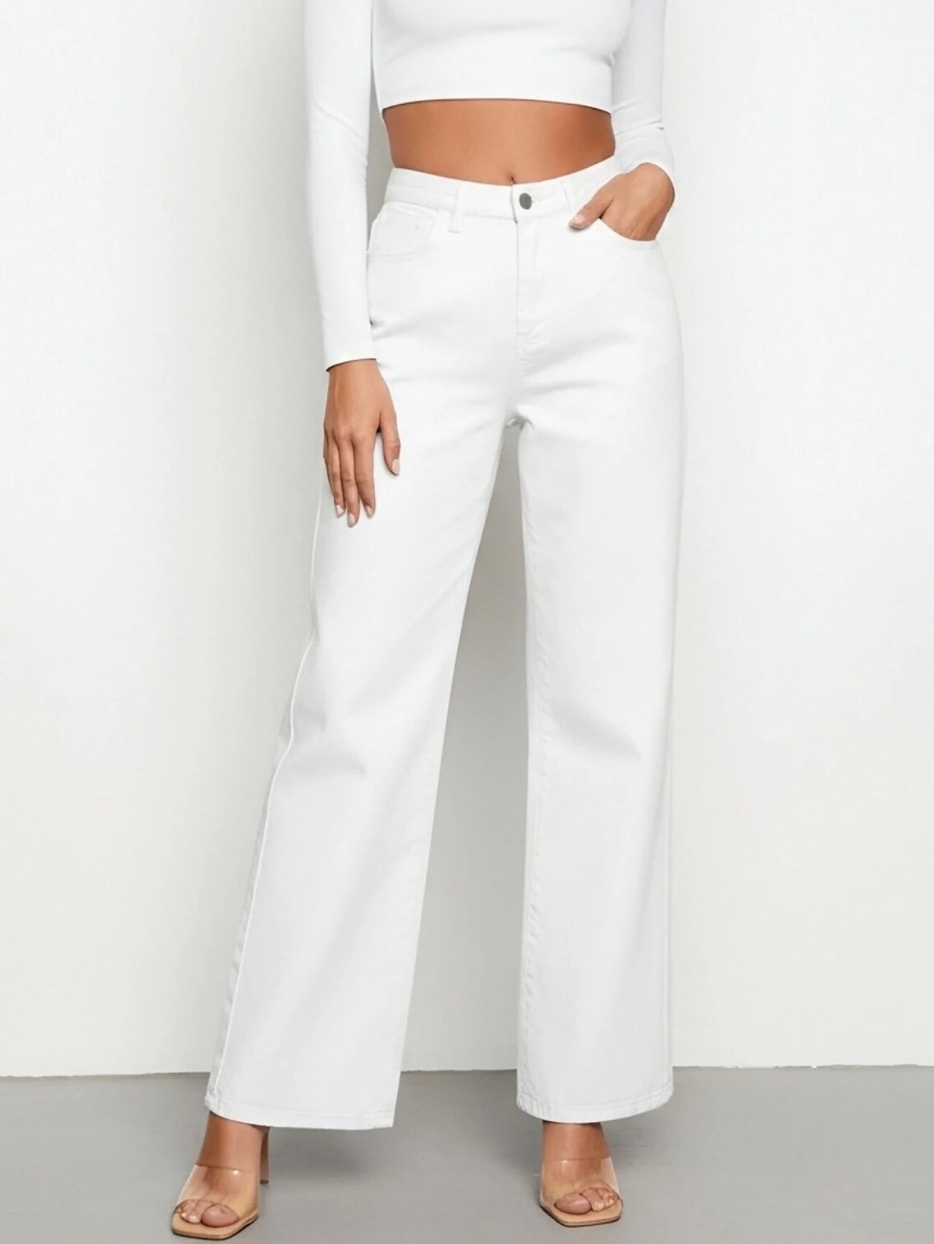 Milky White Trendy Women's Jeans, Suitable For All Seasons, Versatile And Casual. Features Delicate Butterfly Knot Embroidery.