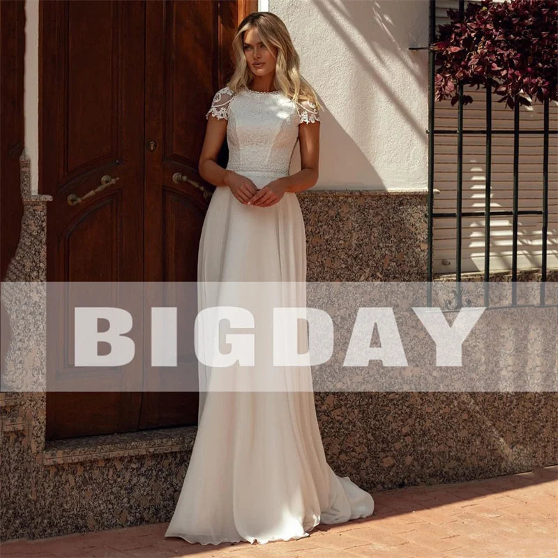 Elegant A-Line Wedding Dress Women Short Sleeve Lace Illusion Back O-Neck Applique Boho Bridal Gown Customized Vestido De Noiva
